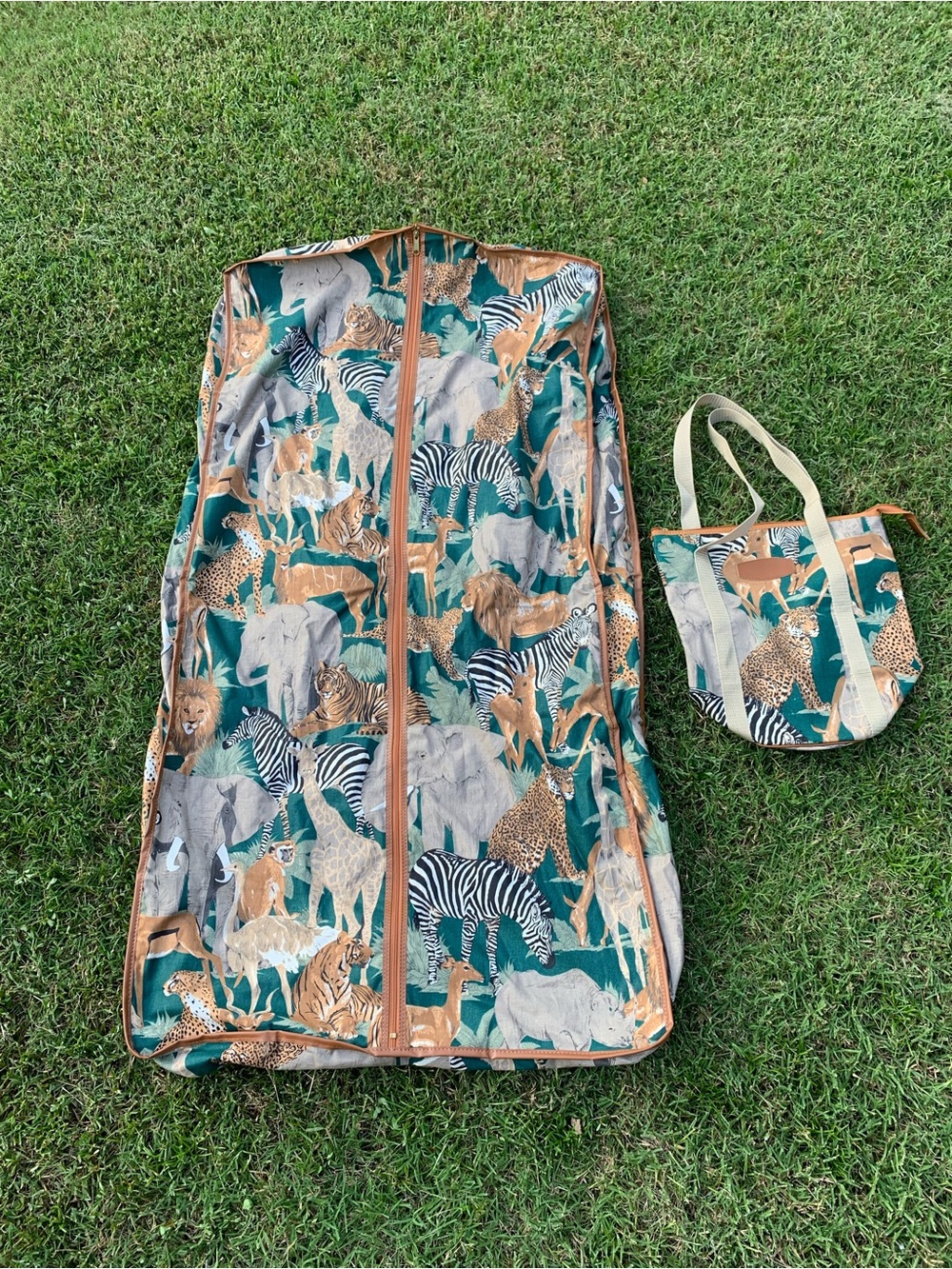 Vintage Viator 2 piece Jungle Safari Animal Travel Set
